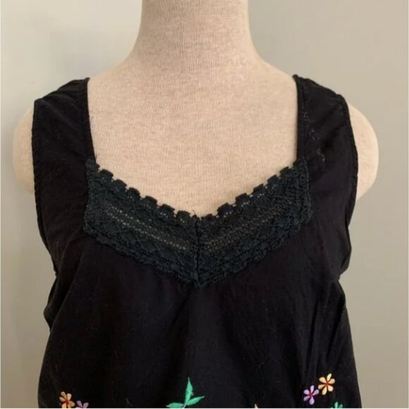Soft Surroundings Black Embroidered Peacock Floral Tank Top Size Medium - Picture 5 of 8